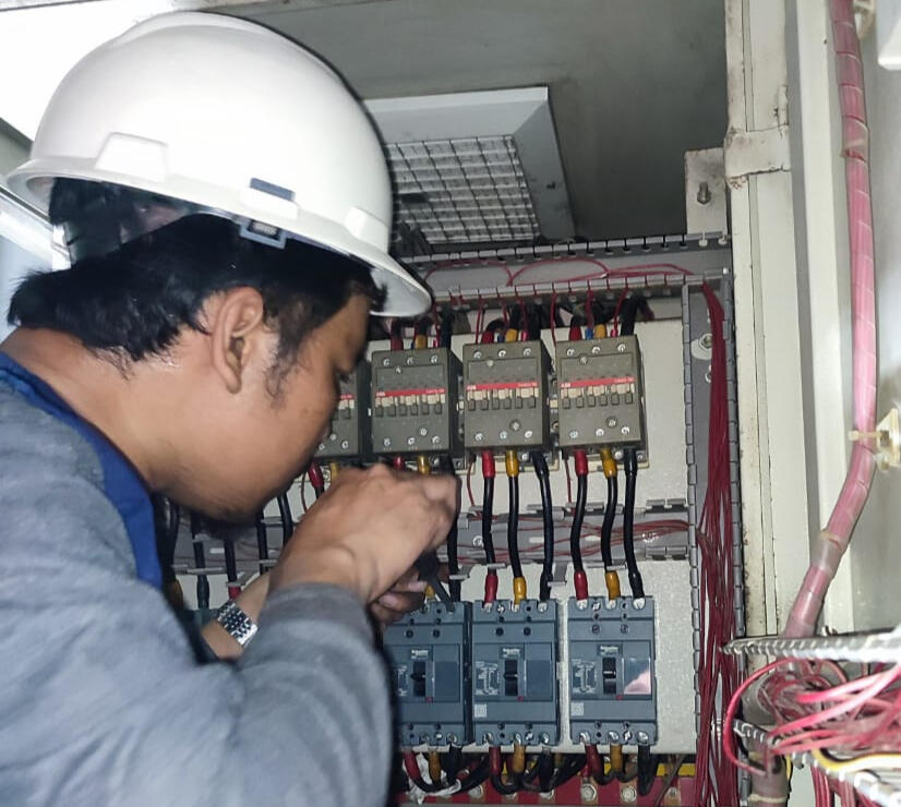 Perbaikan mesin industri